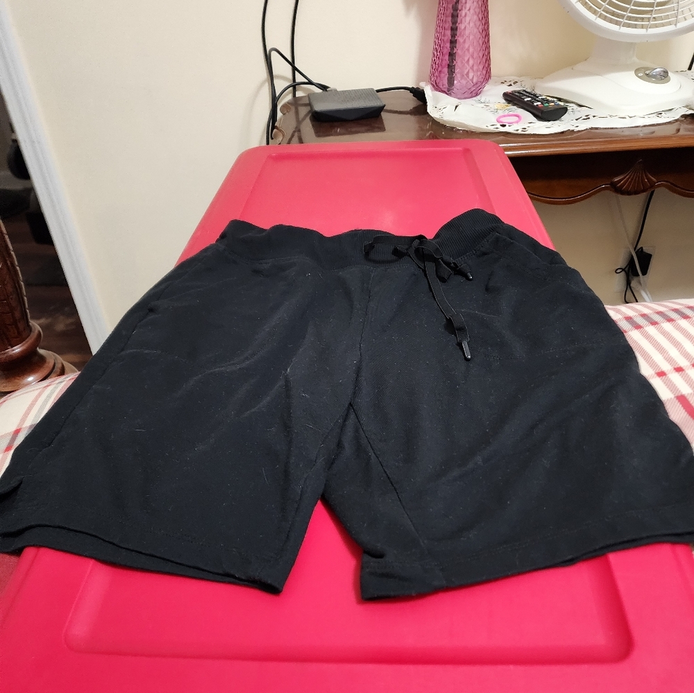 Shorts - Picture 3 of 3